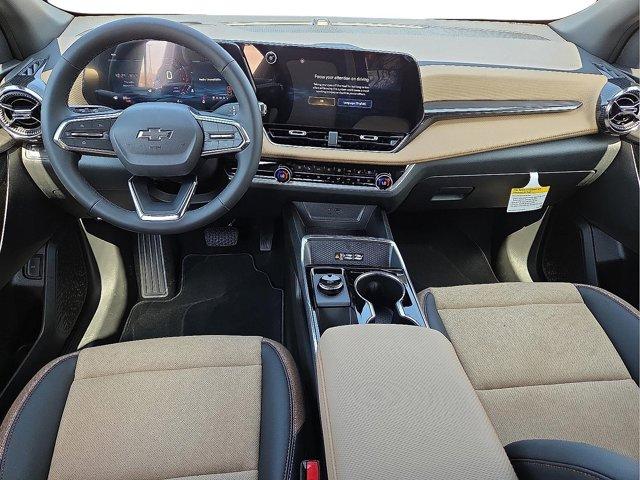 Photo of 2026 Polar White Tricoat Chevrolet Equinox