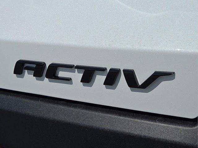Photo of 2026 Polar White Tricoat Chevrolet Equinox