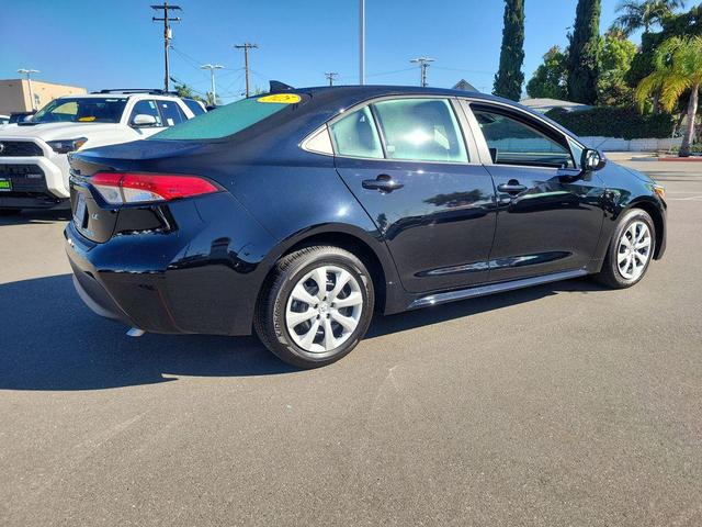 Photo of 2025 Black Toyota Corolla