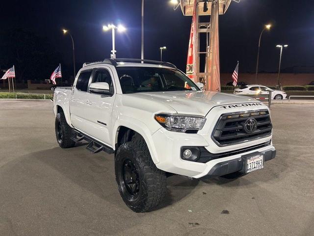 Photo of 2021 Super White Toyota Tacoma