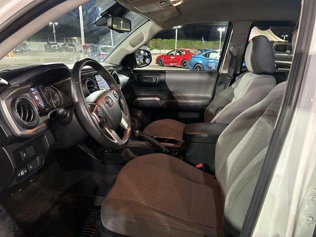 Photo of 2021 Super White Toyota Tacoma