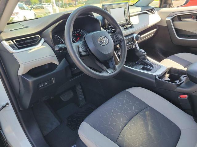 Photo of 2021 Super White Toyota RAV4