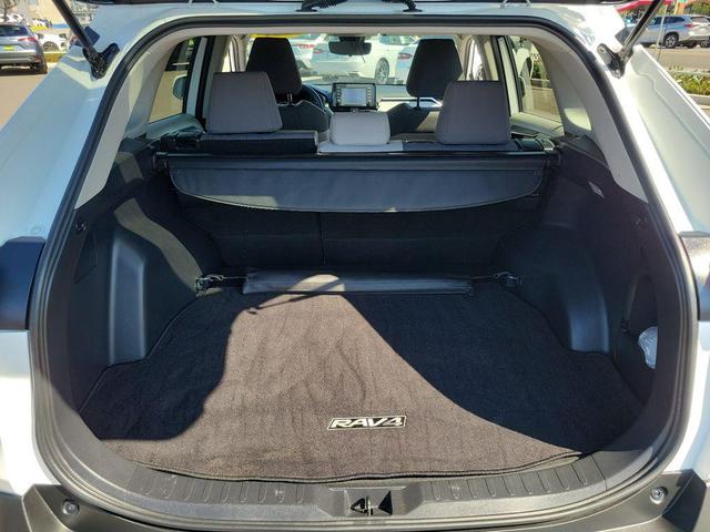 Photo of 2021 Super White Toyota RAV4
