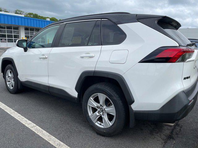 Photo of 2019 Super White Toyota RAV4