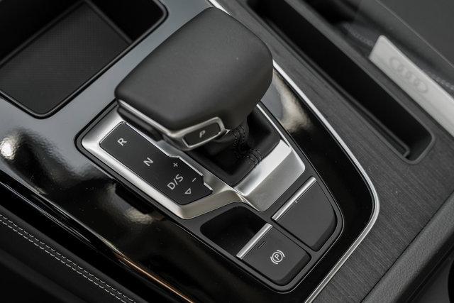 Photo of 2025 CHRONOS GRAY Audi Q5