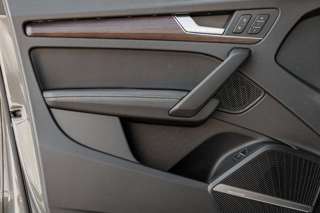 Photo of 2025 CHRONOS GRAY Audi Q5