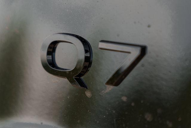 Photo of 2025 MYTHOS BLACK Audi Q7