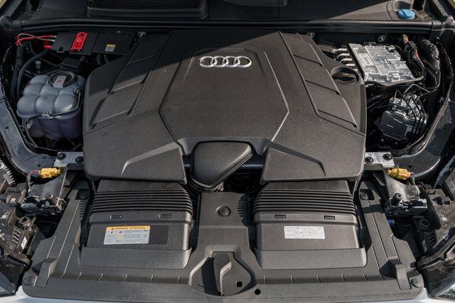 Photo of 2025 MYTHOS BLACK Audi Q7