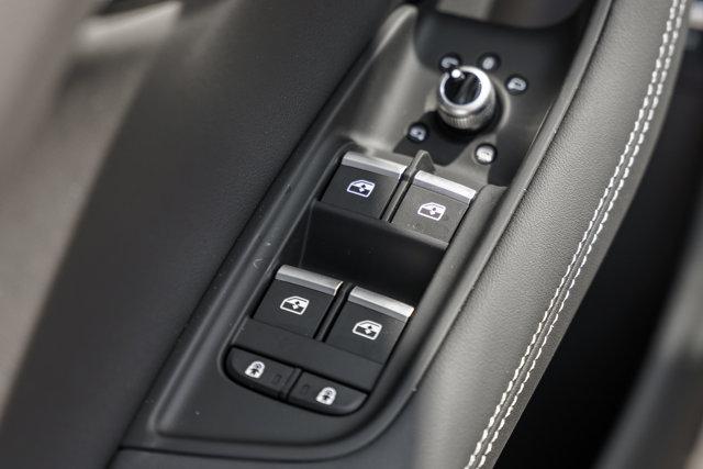 Photo of 2025 MYTHOS BLACK Audi Q7