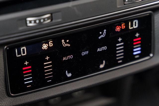 Photo of 2025 MYTHOS BLACK Audi Q7