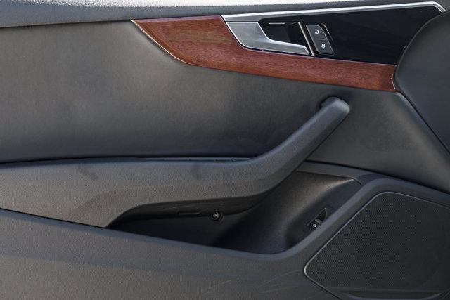 Photo of 2022 Brilliant Black/Black Roof Audi A5