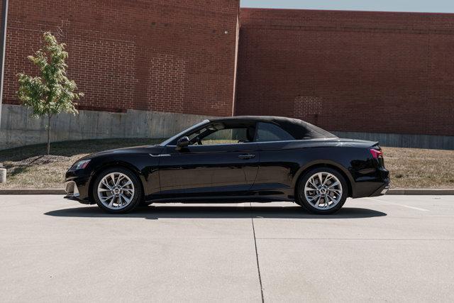 Photo of 2022 Brilliant Black/Black Roof Audi A5