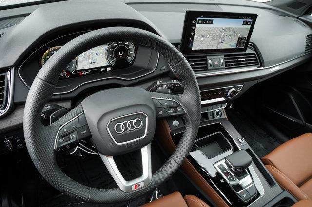 Photo of 2025 District Green Metallic Audi Q5