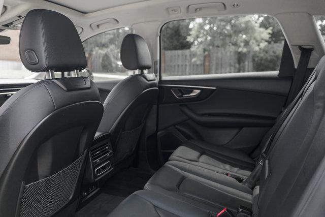 Photo of 2023 Satellite Silver Metallic Audi Q7