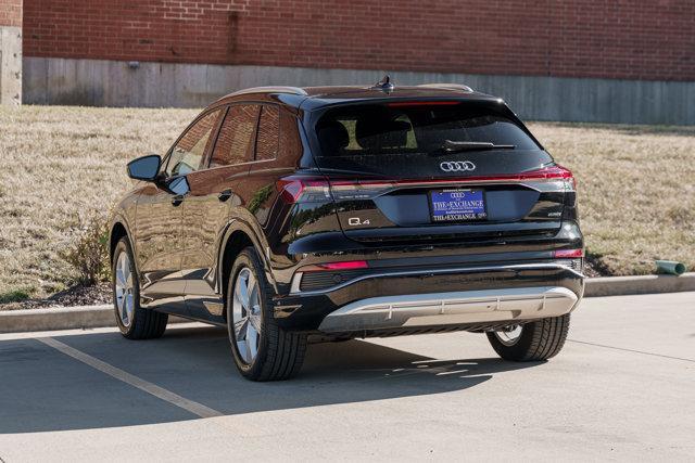 Photo of 2024 Mythos Black Metallic Audi Q4 e-tron