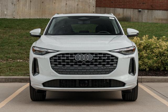 Photo of 2025 GLACIER WHITE Audi Q5