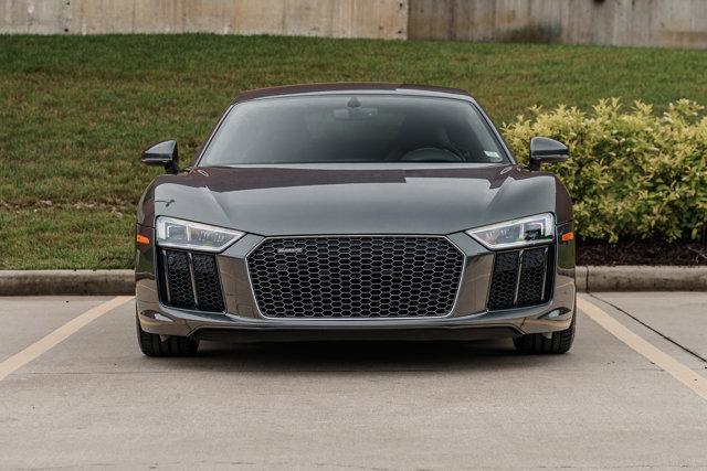Photo of 2017 Daytona Gray Pearl Effect Audi R8