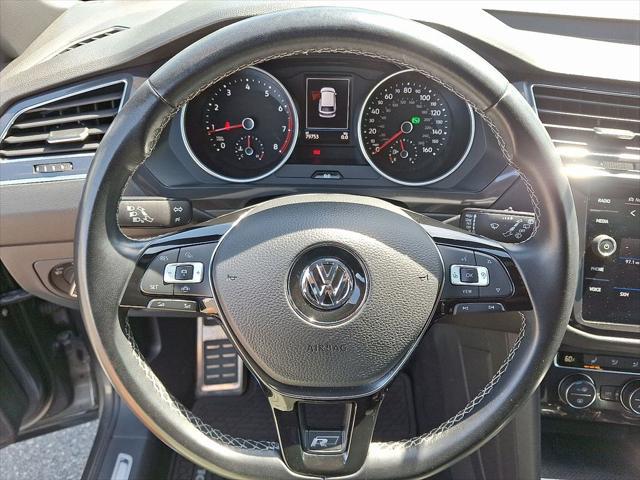 Photo of 2021 Platinum Gray Metallic Volkswagen Tiguan