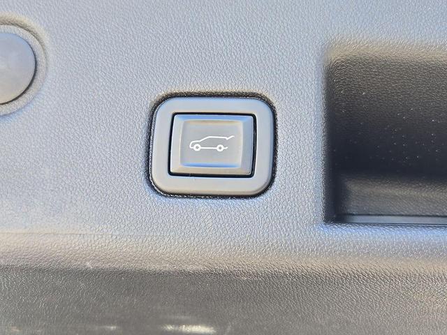 Photo of 2020 Summit White Chevrolet Equinox