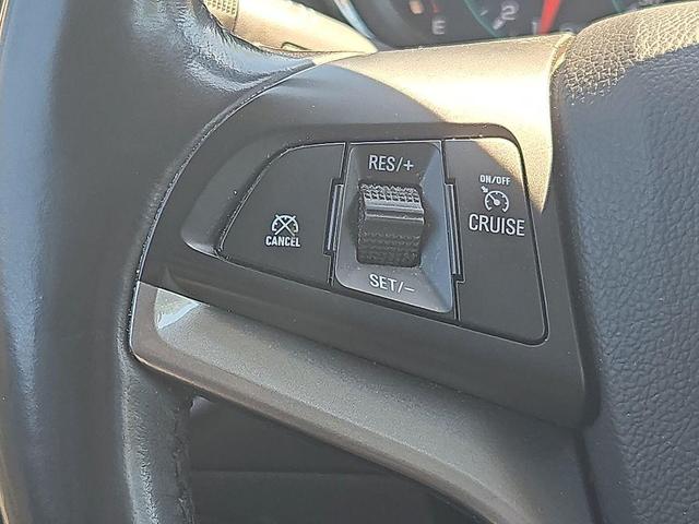 Photo of 2022 Silver Ice Metallic Chevrolet Trax