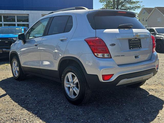 Photo of 2022 Silver Ice Metallic Chevrolet Trax