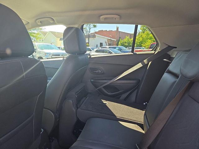 Photo of 2022 Silver Ice Metallic Chevrolet Trax