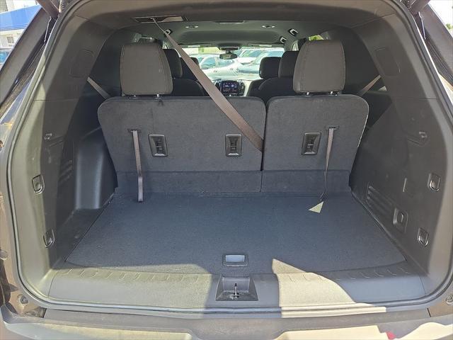Photo of 2023 Mosaic Black Metallic Chevrolet Traverse