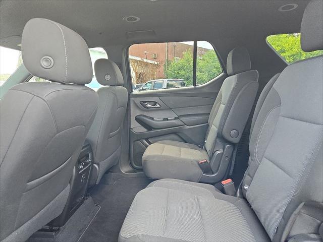 Photo of 2023 Mosaic Black Metallic Chevrolet Traverse