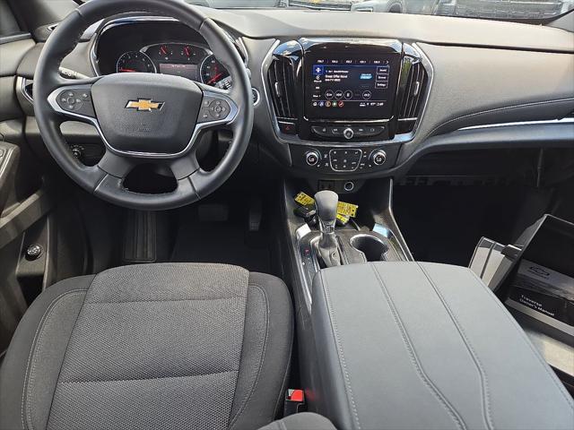 Photo of 2023 Mosaic Black Metallic Chevrolet Traverse