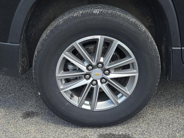 Photo of 2023 Mosaic Black Metallic Chevrolet Traverse