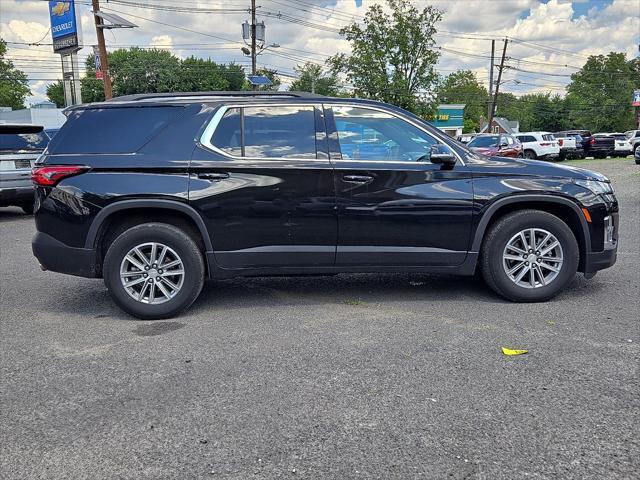 Photo of 2023 Mosaic Black Metallic Chevrolet Traverse