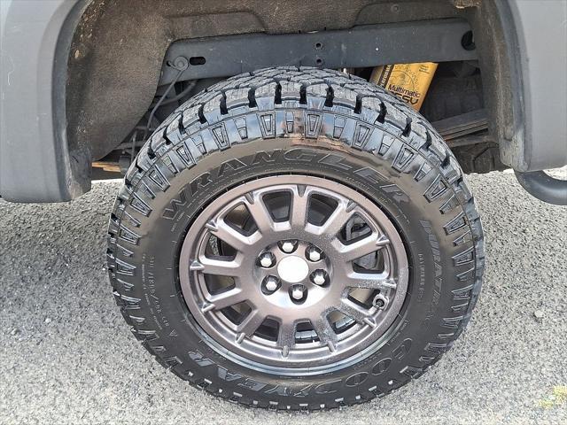 Photo of 2022 Black Chevrolet Colorado