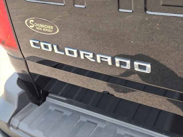 Photo of 2022 Black Chevrolet Colorado