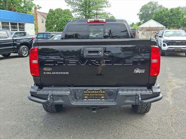 Photo of 2022 Black Chevrolet Colorado