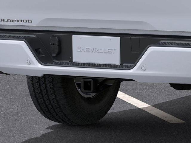 Photo of 2025 Summit White Chevrolet Colorado