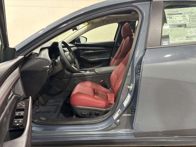 Photo of 2025 Polymetal Gray Metallic Mazda Mazda3