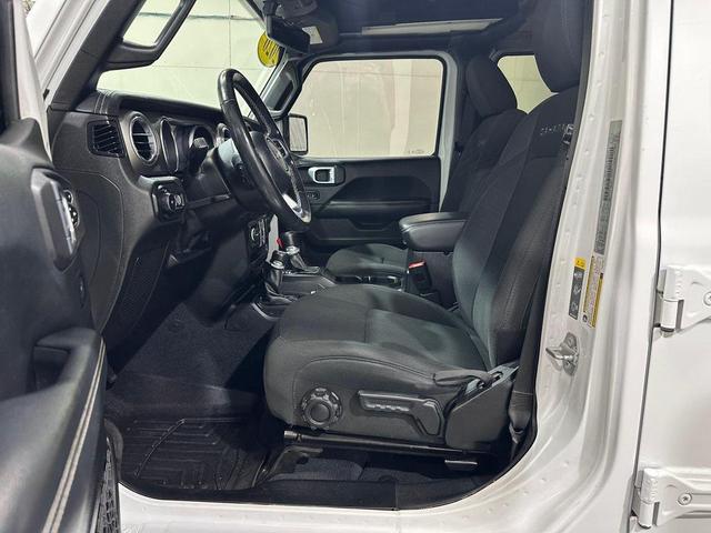 Photo of 2020 Bright White Clearcoat Jeep Wrangler Unlimited