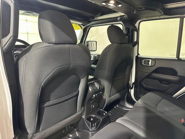 Photo of 2020 Bright White Clearcoat Jeep Wrangler Unlimited
