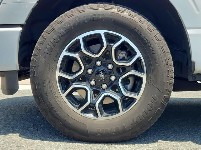 Photo of 2022 Space White Metallic Ford F-150