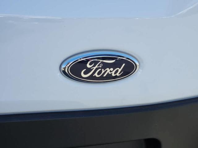 Photo of 2025 Oxford White Ford Transit-250