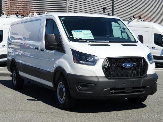 Photo of 2025 Oxford White Ford Transit-250
