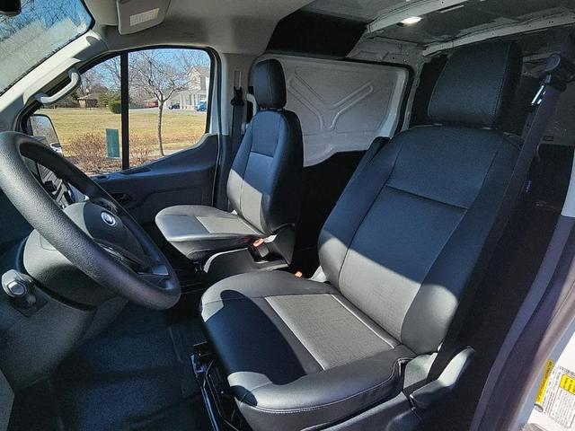 Photo of 2025 Oxford White Ford Transit-250