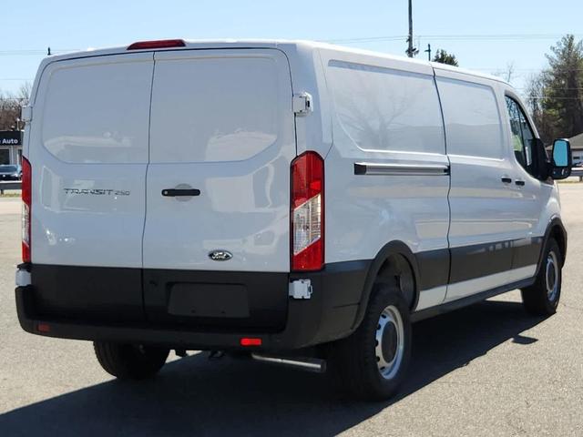 Photo of 2025 Oxford White Ford Transit-250