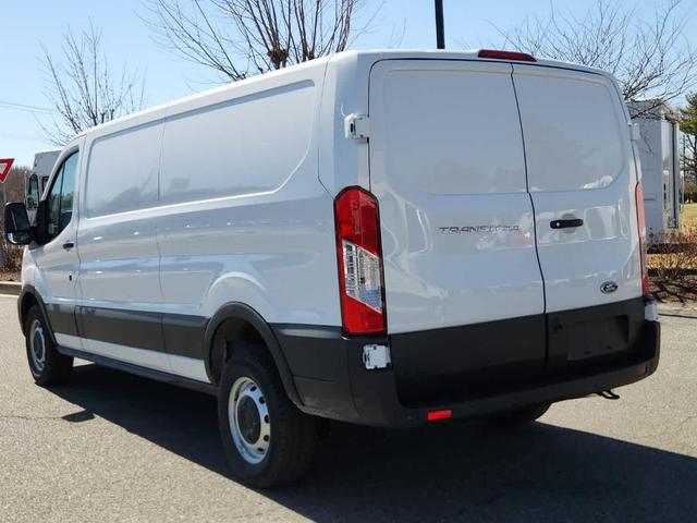 Photo of 2025 Oxford White Ford Transit-250