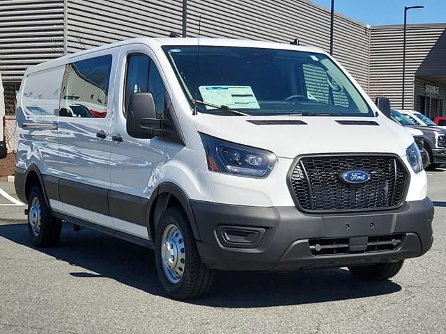 Photo of 2025 Oxford White Ford Transit-250