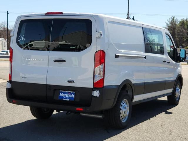 Photo of 2025 Oxford White Ford Transit-250