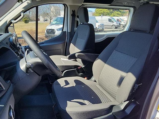 Photo of 2025 Oxford White Ford Transit-250