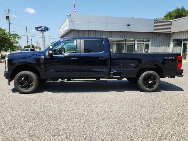 Photo of 2025 Antimatter Blue Metallic Ford F-350