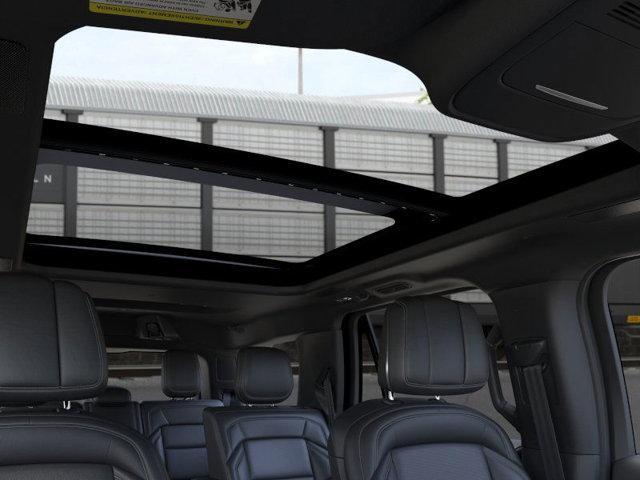 Photo of 2025 Gray Mist Metallic Lincoln Navigator