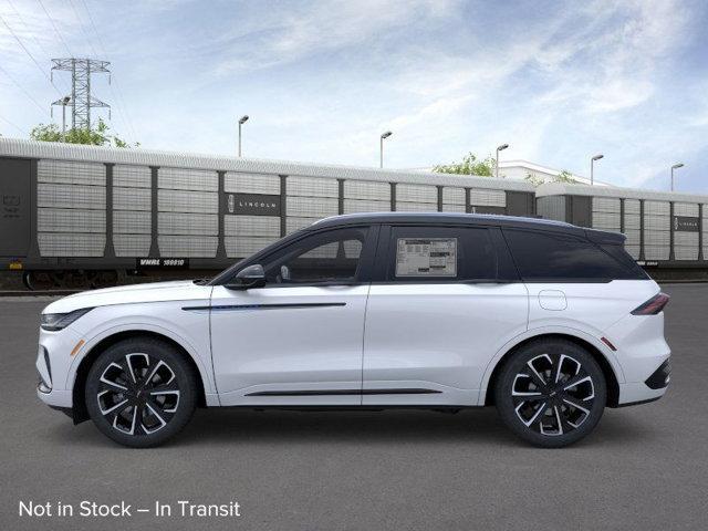 Photo of 2025 White Platinum Tri-Coat Metallic Lincoln Nautilus